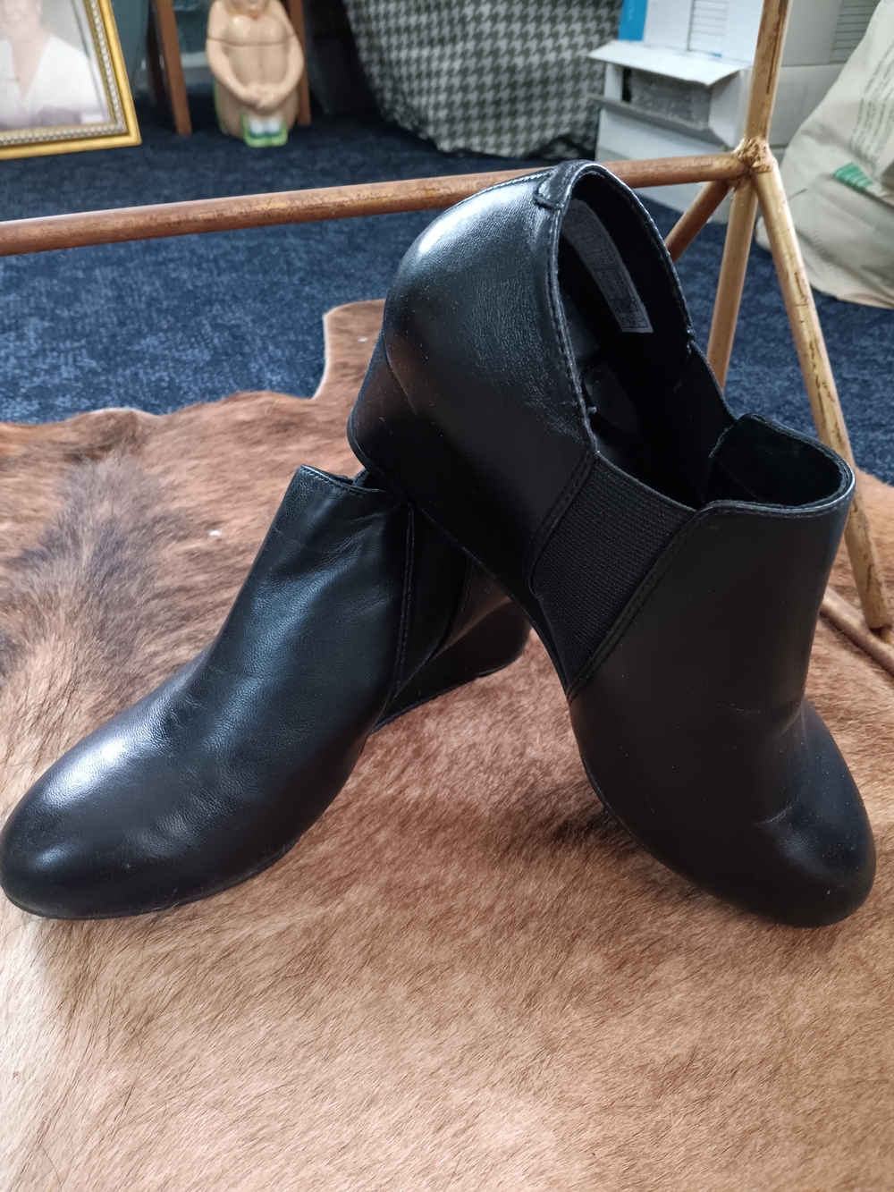 Vionic Black Wedge Chelsea Ankle Shoes